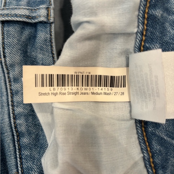 Quince Straight-Leg Jeans in Medium Blue Wash - Picture 3 of 4